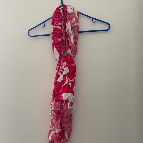 Hibiscus Collection Pink and White Ladies Scarf - Picture 1 of 3